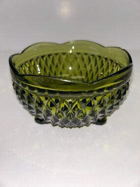 Vintage green diamond point 5” D  footed candy/nut bowl Indiana Glass Co